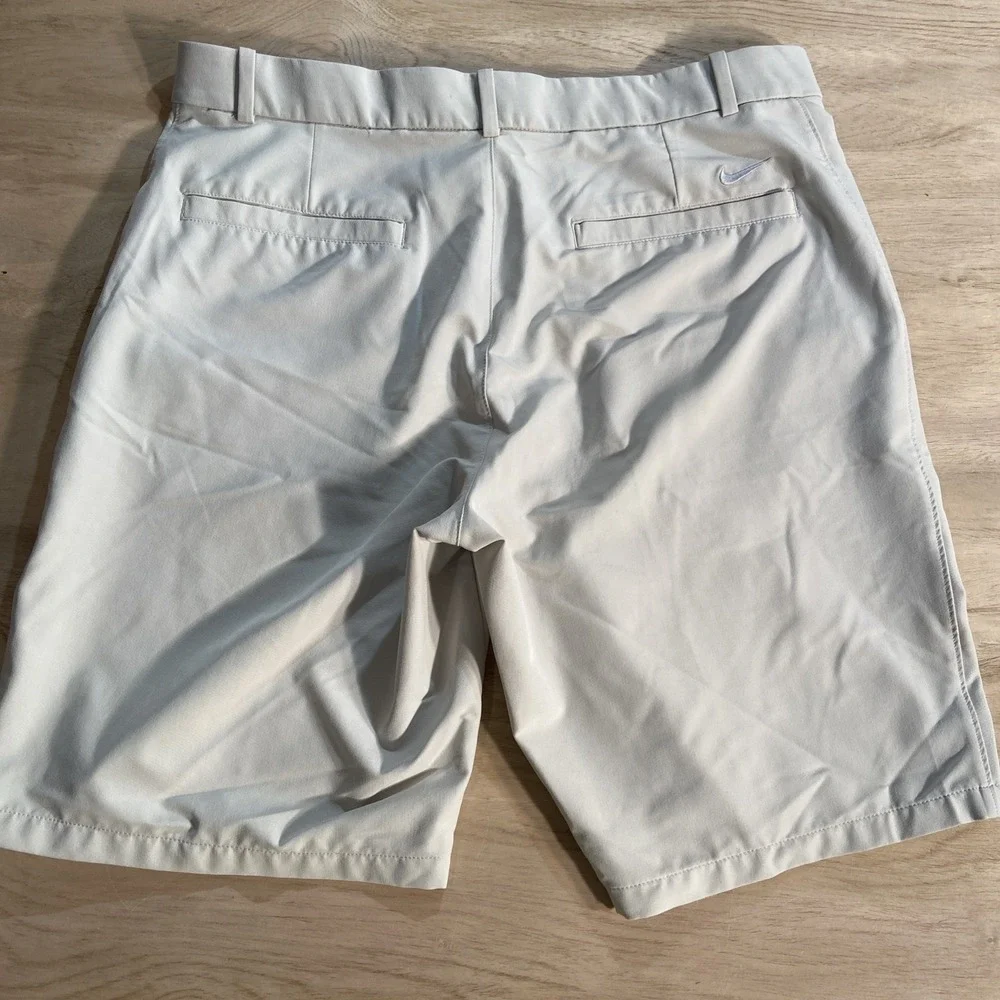 Set Of 2 Stretch Golf Shorts Men's 34 Nike Dry-Fit Khaki, Greg Norman Lime Green